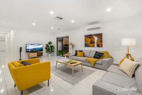 Property photo of 33 Nagle Drive Sandhurst VIC 3977