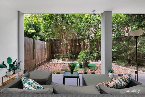 Property photo of 2/9 Victor Street Holland Park QLD 4121