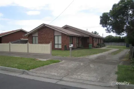 21 Manningtree Pde, Craigieburn, VIC 3064