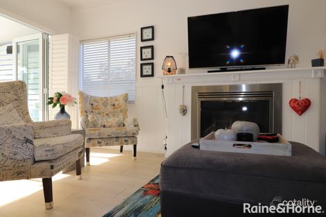 Property photo of 135 Lakedge Avenue Berkeley Vale NSW 2261