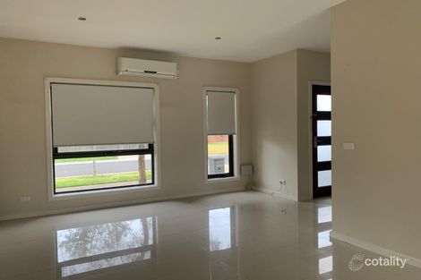 Property photo of 1/2 Ozzimo Way Werribee VIC 3030
