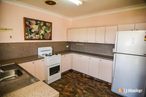 Property photo of 17 Wattle Grove Lithgow NSW 2790