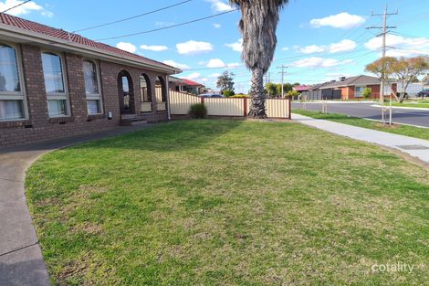 Property photo of 10 Peterborough Crescent Deer Park VIC 3023