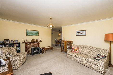 Property photo of 11 Murphy Way Warnbro WA 6169