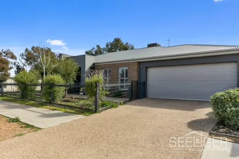 Property photo of 1 Red Gum Place Yarrawonga VIC 3730