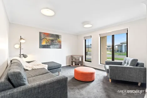 Property photo of 14 Augus Drive Thornhill Park VIC 3335