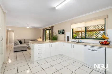 Property photo of 2 Brushbox Place Walloon QLD 4306