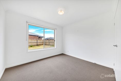 Property photo of 8 Lucille Road Point Cook VIC 3030