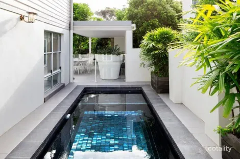 8 Seagull Ave, Mermaid Beach, QLD 4218