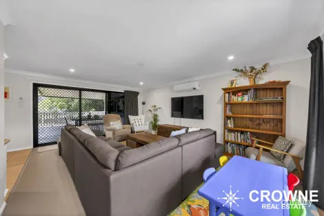 Property photo of 38 Skinner Crescent Silkstone QLD 4304