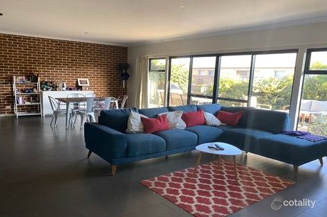 Property photo of 4 Sherwood Crescent Broadwater WA 6280