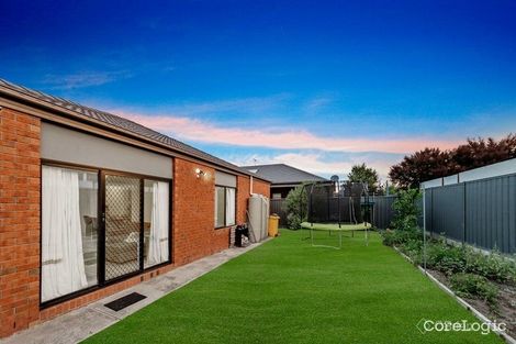 Property photo of 20 Perry Circuit Cranbourne North VIC 3977