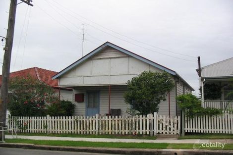 8 Barton St, Mayfield, NSW 2304
