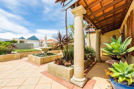 Property photo of 17 Rialto Place Halls Head WA 6210