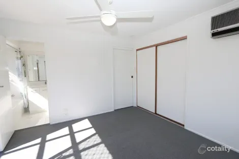 Property photo of 4 Garvie Place Highland Park QLD 4211