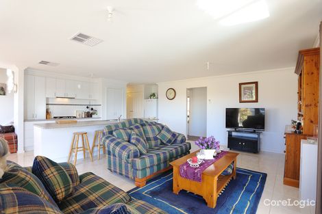 Property photo of 21 Monica Drive Drouin VIC 3818