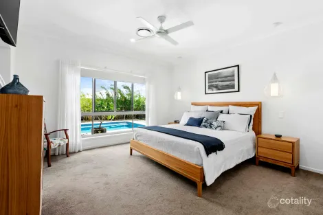 Property photo of 4 Woodruff Crescent Nikenbah QLD 4655
