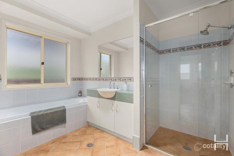 Property photo of 19 Burnett Place Albion Park NSW 2527