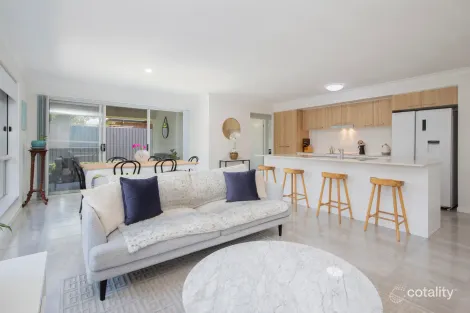 Property photo of 61 Barr Promenade Thornton NSW 2322