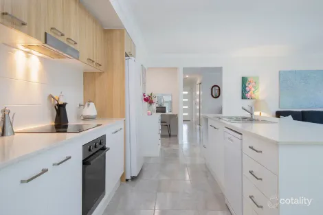 Property photo of 61 Barr Promenade Thornton NSW 2322