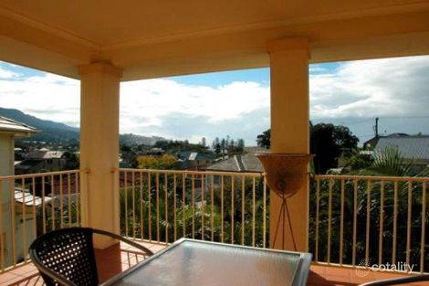 Property photo of 2/4 Newbold Close Thirroul NSW 2515