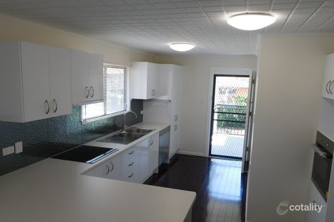 Property photo of 44 Roseneath Parade Wynnum West QLD 4178
