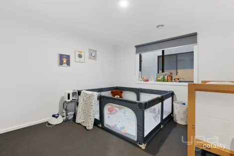 Property photo of 22 Centralpark Walk Strathtulloh VIC 3338