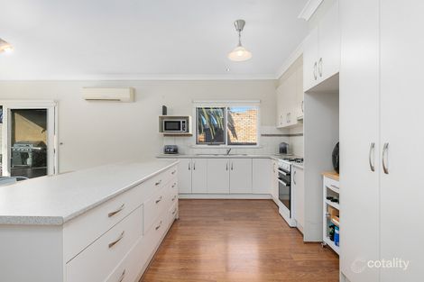 Property photo of 28 Yaraan Street Bell Park VIC 3215