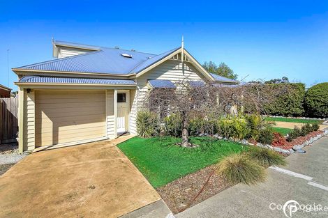 Property photo of 2/150 Avebury Drive Berwick VIC 3806