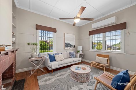 Property photo of 2 Wonderley Street Mount Lofty QLD 4350