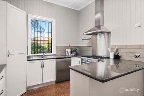 Property photo of 2 Wonderley Street Mount Lofty QLD 4350