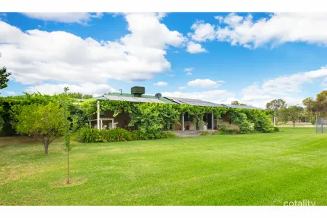 Property photo of 19 Tynan Road Table Top NSW 2640