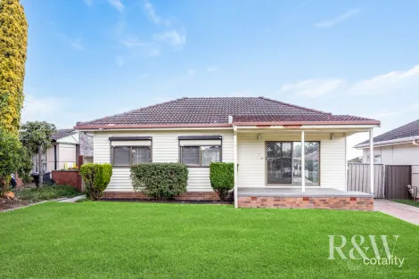Property photo of 30 Darwin Road Campbelltown NSW 2560
