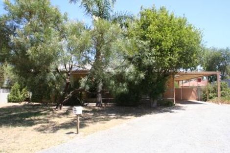 11 Herbert Ct, Brookdale, WA 6112