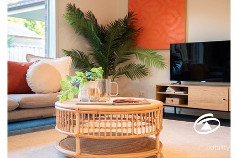 Property photo of 64 Edgbaston Circuit Berwick VIC 3806