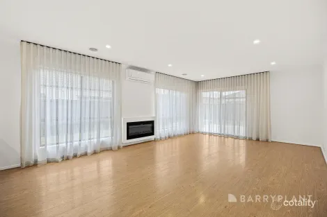 Property photo of 14 Beatrix Circuit Officer VIC 3809