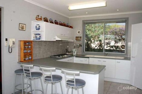 Property photo of 14 The Robbins Seabrook VIC 3028