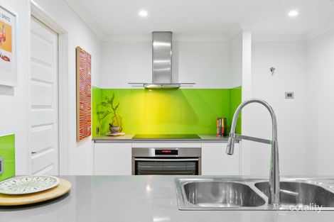 Property photo of 33 Sissinghurst Crescent Landsdale WA 6065