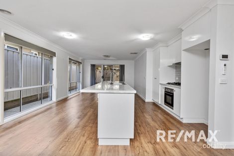Property photo of 2/13 Cunjegong Loop Gobbagombalin NSW 2650