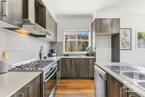 Property photo of 15 Ferlie Place Doreen VIC 3754