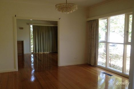 Property photo of 242 The Boulevard Ivanhoe East VIC 3079