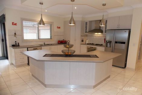 Property photo of 18 Rockland Court Taylors Hill VIC 3037