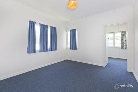 Property photo of 17 Grattan Terrace Wynnum QLD 4178