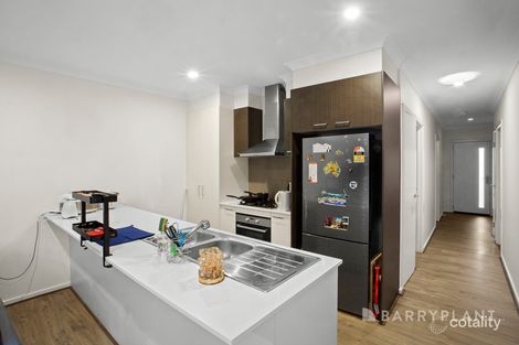 Property photo of 31 Fadden Mews Officer VIC 3809
