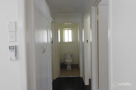 Property photo of 44 Roseneath Parade Wynnum West QLD 4178