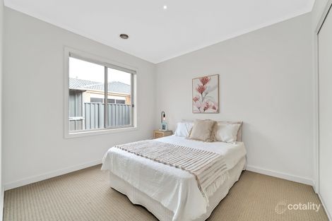 Property photo of 37 Kinglake Drive Manor Lakes VIC 3024