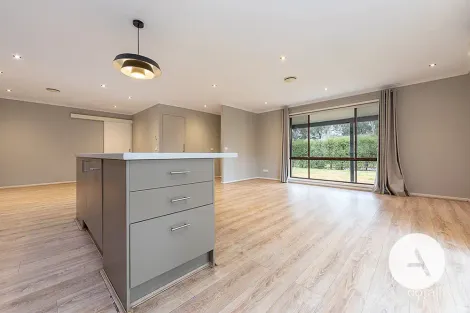 Property photo of 1/26 Longmore Crescent Wanniassa ACT 2903