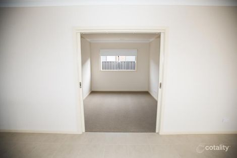 Property photo of 22 Greenrange Vista Roxburgh Park VIC 3064