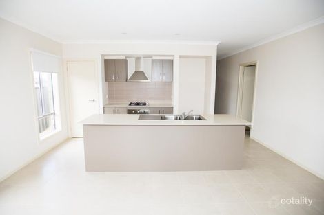 22 Greenrange Vsta, Roxburgh Park, VIC 3064