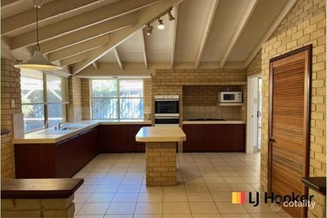 Property photo of 11 Mackinlay Place Winthrop WA 6150